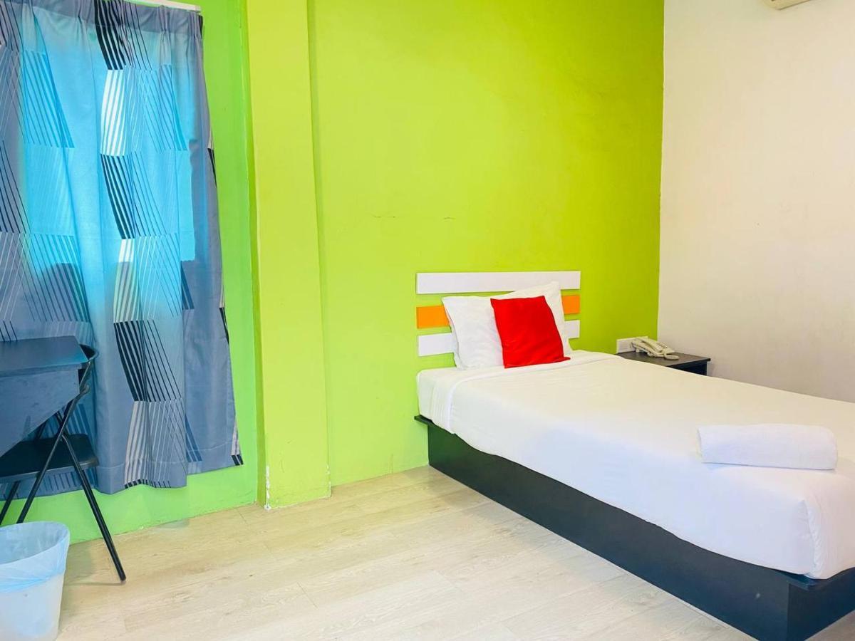 Orange Hotel Segamat Exterior photo