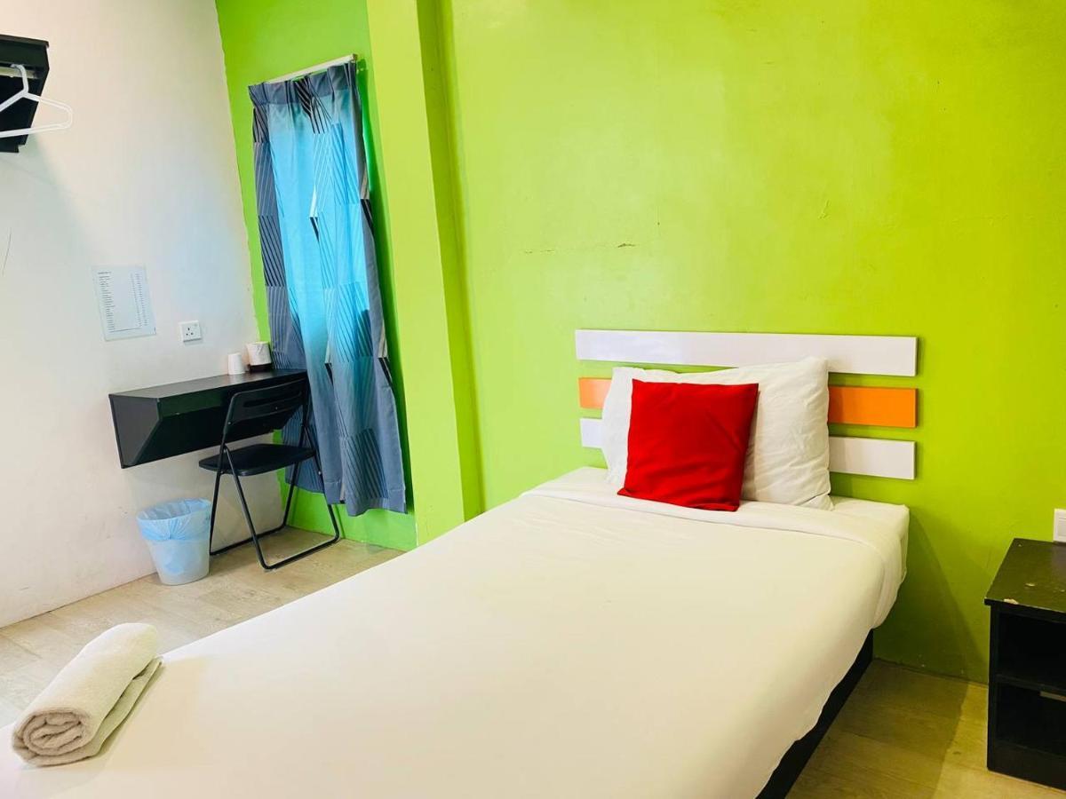 Orange Hotel Segamat Exterior photo
